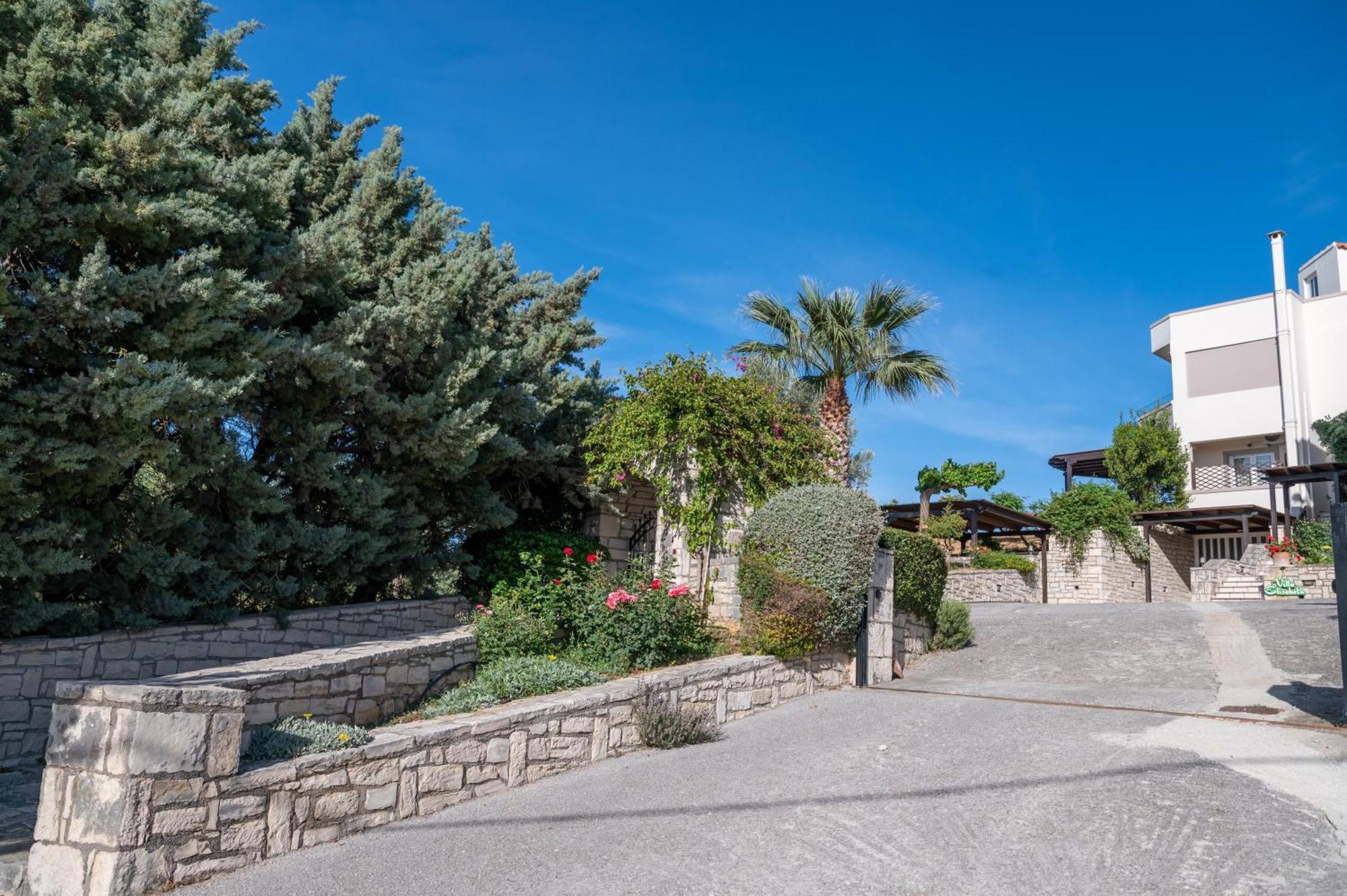 Villa Elisabeth Perama  Exteriör bild