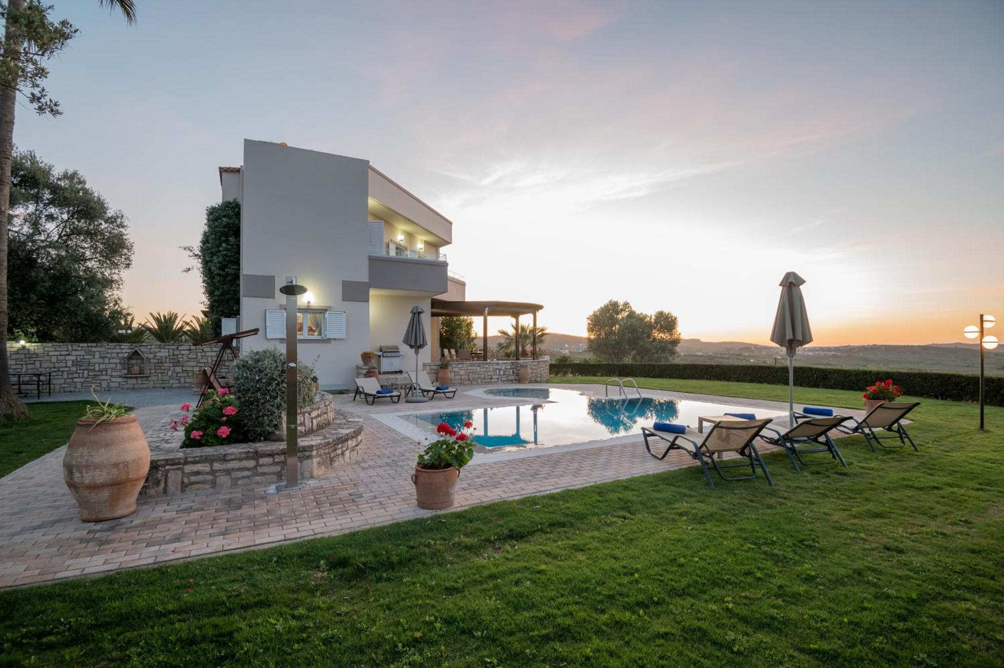 Villa Elisabeth Perama  Exteriör bild